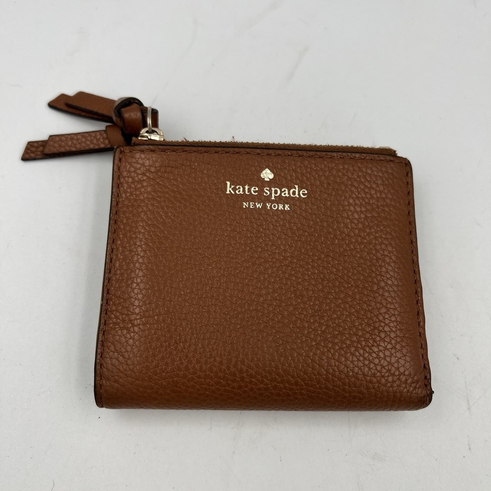 New Kate Spade Leila Small Slim Bifold Wallet Pebble Womens Leather Gingerbread